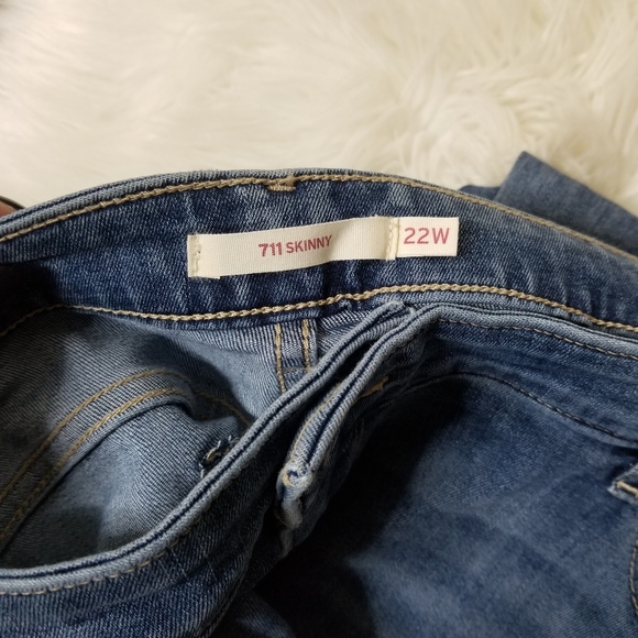 Levi's 711 Skinny Jeans - Picture 6 of 7